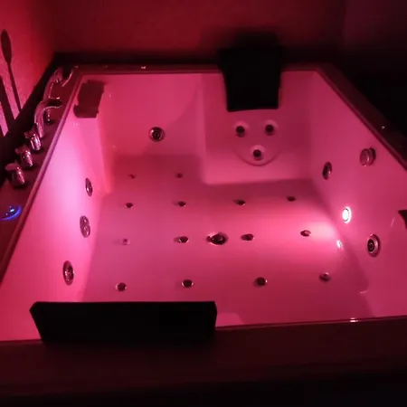 فيلة Bali Con Jacuzzi Climatizado Y Piscina Climatizada Con Jacuzzi شيكلانا دي لا فرونتيرا